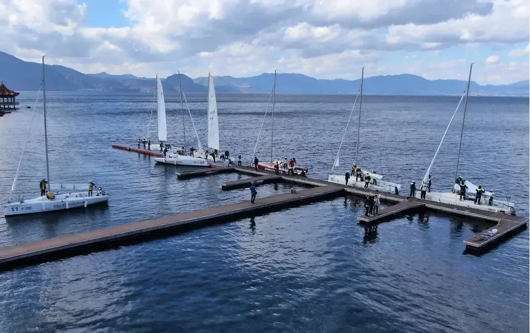 *抚仙湖帆船基地*抚仙湖·星空小镇四季风物节实拍星空小镇拥有真正的