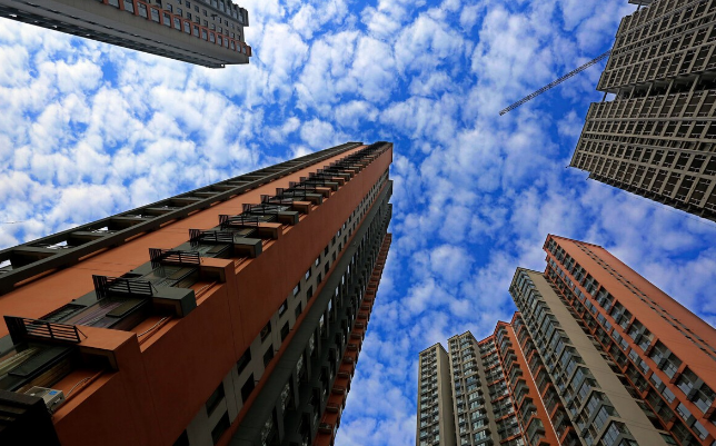房产税对三四线楼市影响多大，会出现“抛房潮”吗？