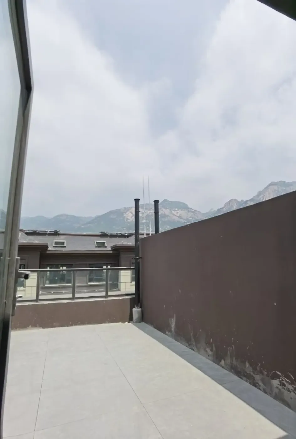 泰安国悦半山九里150㎡上叠墅装修施工现场实拍