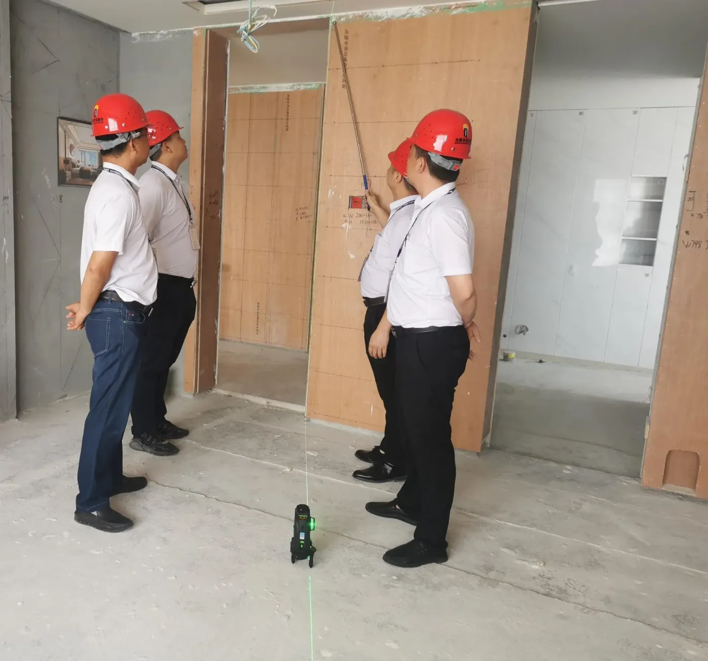 邀请协会,媒体直击工地现场,名雕装饰为什么这么硬气-房产资讯-房天下