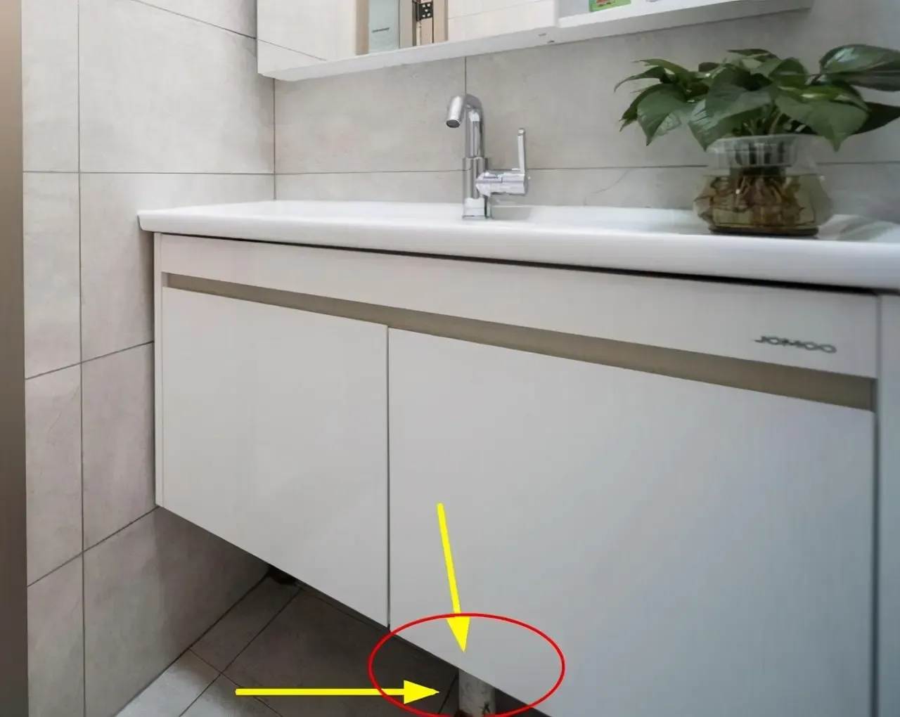 洗手间的三大功能之一就是用来洗漱,都会在洗手间安装一个洗脸盆,传统