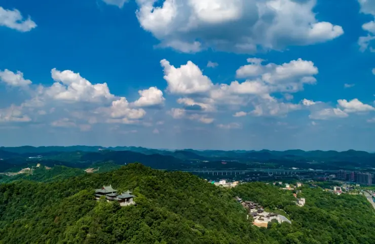 湘潭市国土资源储备中心隆重推出沿江北路以西,船形山路以南地块_房产