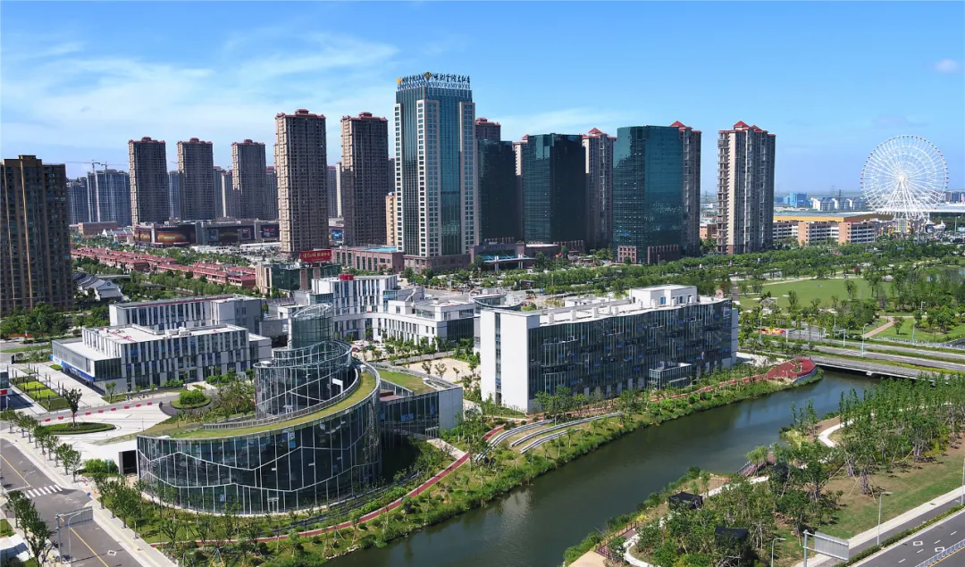 现在的杭州湾新区已是前湾新区已经成为宁波经济大发展的桥头堡