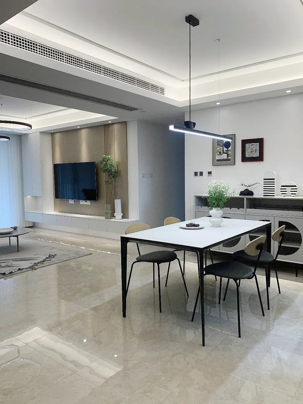 成都120平精装房现代轻奢风设计效果谈不上惊讶但焕然一新