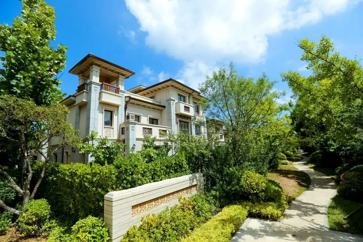 龙湖·滟澜海岸|初夏时气佳,一起去海边清凉踏浪吧!
