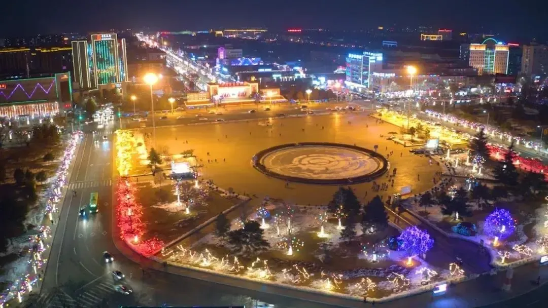 同样"代言"着长治商圈繁华,荟萃八一广场,世纪新城,帝景广场(在建)等