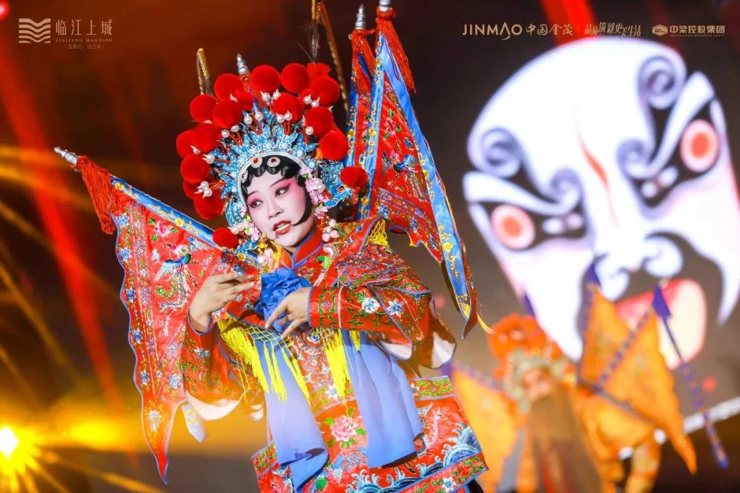 大雨滂沱，热情似火｜千人共鉴！临江上城迭代人居发布会圆满落幕！