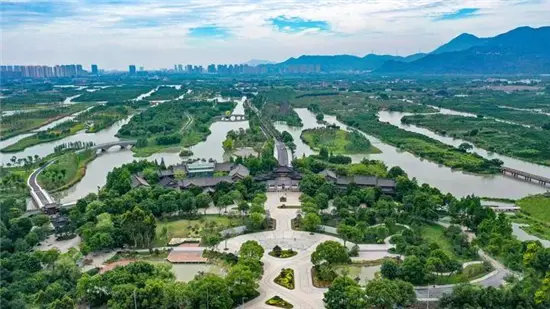 吾悦旁，高光红盘背后的真相原来是这个？