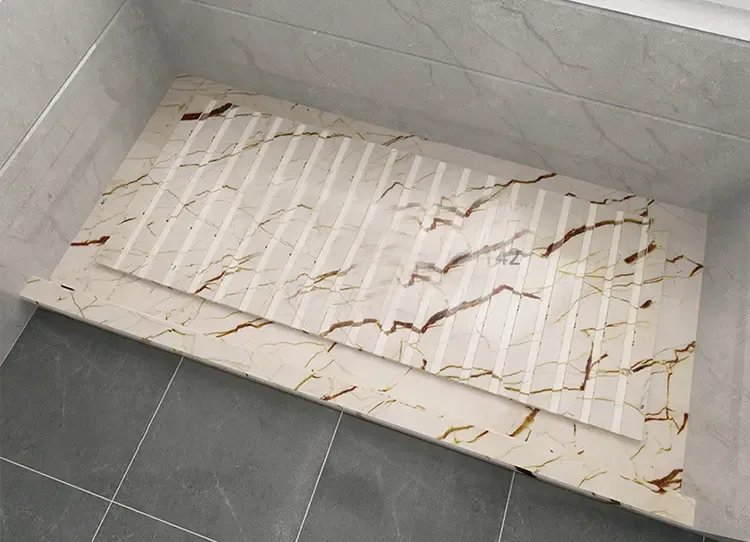 不管哪样,有了独立的淋浴区,很多业主就想在地面上做一块防滑石.