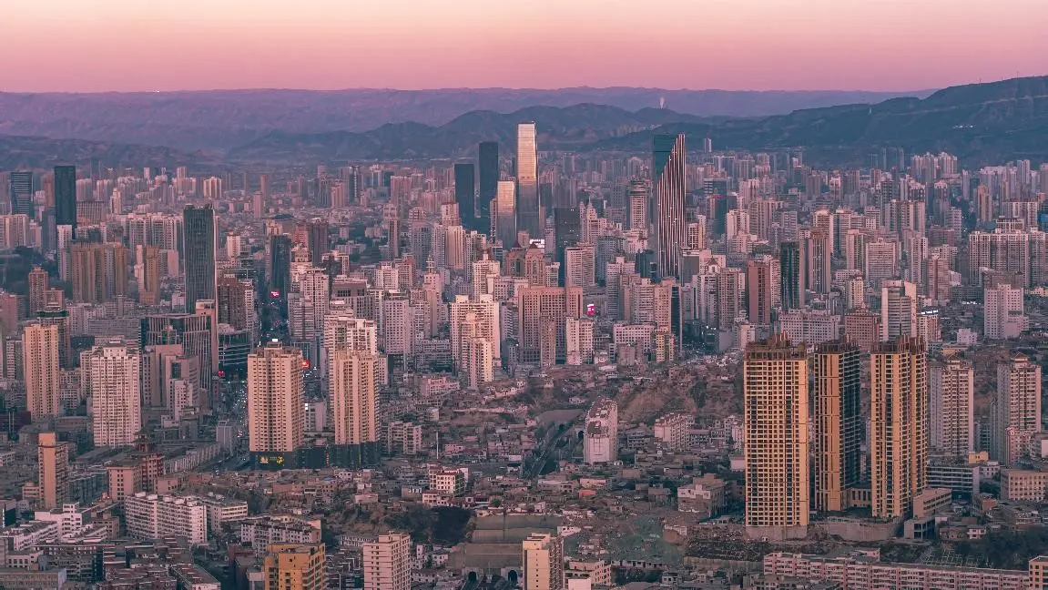 龙湖·景粼天著超低容积率,放大居者生活尺度,以更宽敞的建筑楼间距