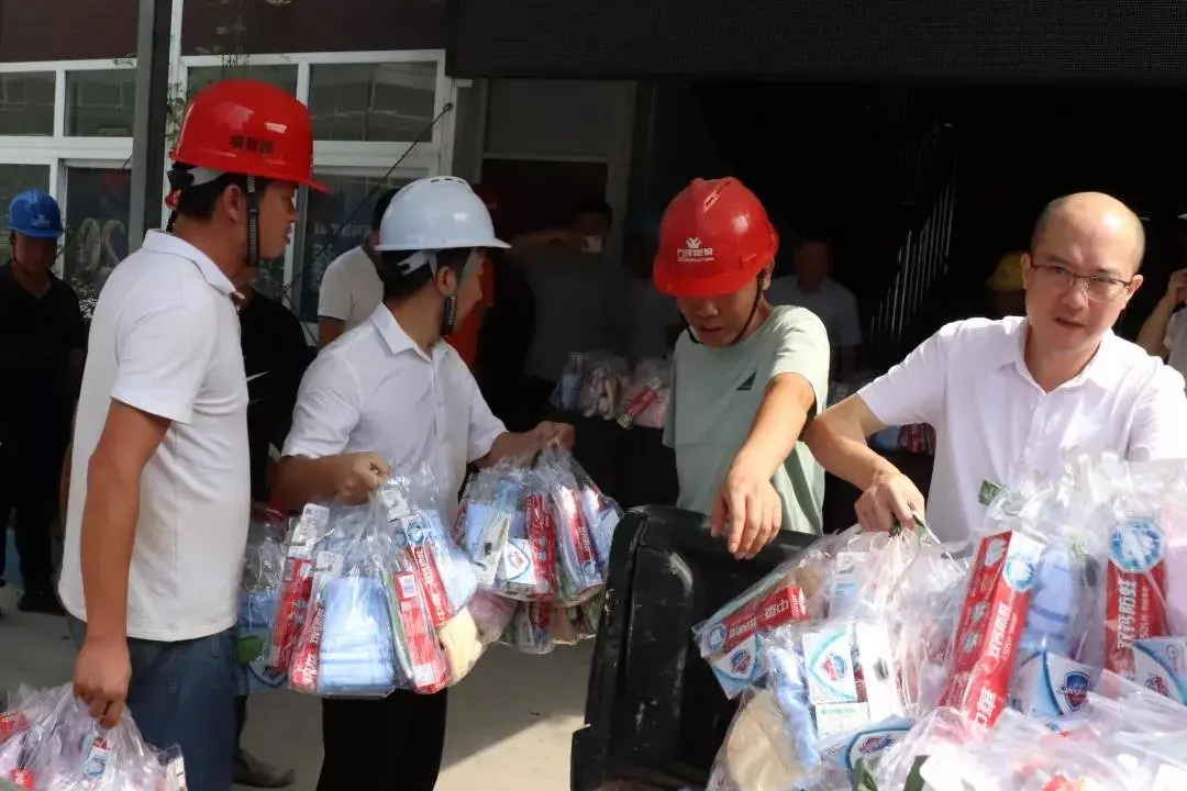 高温慰问送清凉,暖心关怀沁人心 | 温州万洋科技众创城为项目建设工地送清凉
