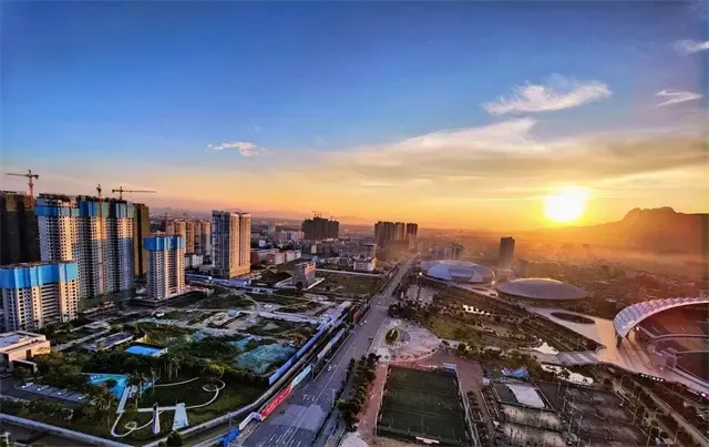 贵港交投御珑湾丨繁华地段一站式生活