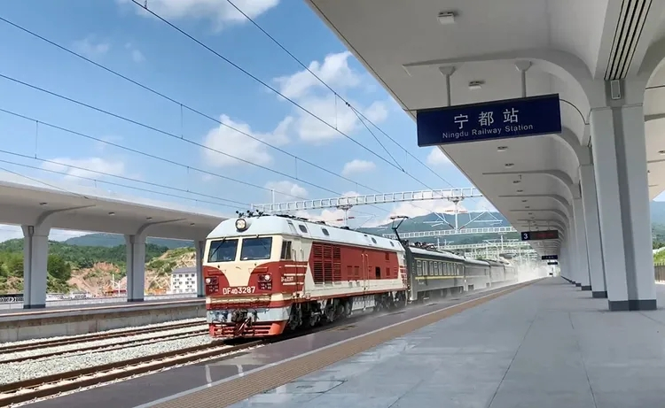 兴泉铁路本月底开通、长赣高铁有望2022年开工......