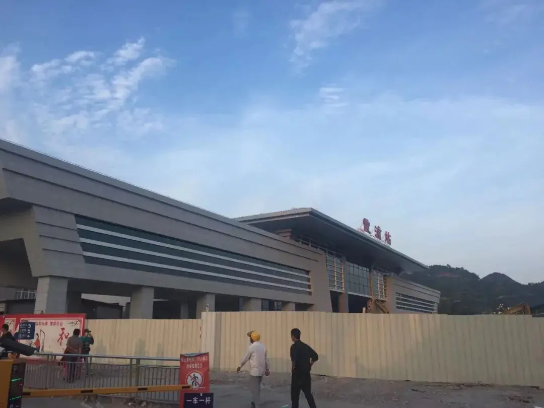 快看霞浦火车站已显露出大气磅礴的外形
