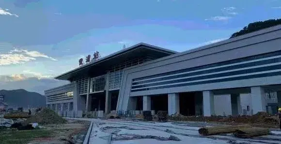 快看霞浦火车站已显露出大气磅礴的外形