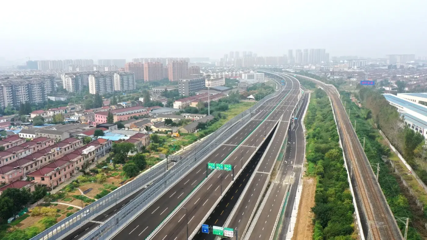 扬州市区快速路北线通车张宝娟王进健出席开通仪式