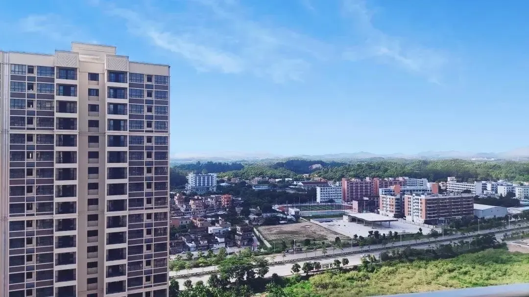 金色家园位于迳头滨江宜居新区的重要地段,环城路,开启开平高铁周边