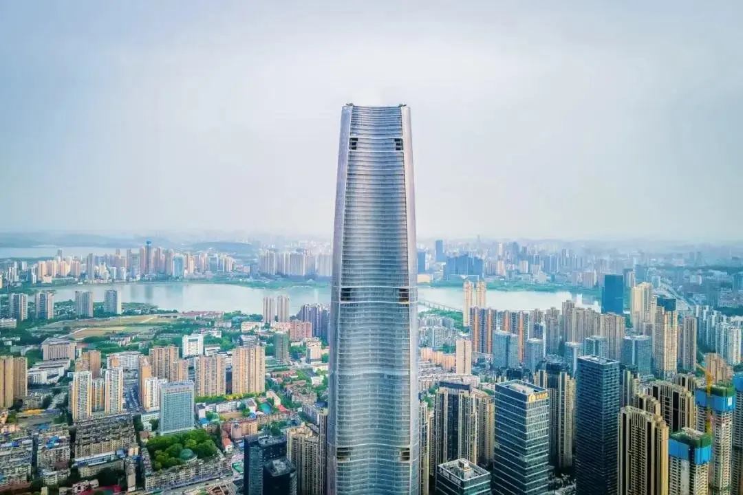 武汉绿地中心:世界瞩目的城市商务新封面-武汉新房网-房天下