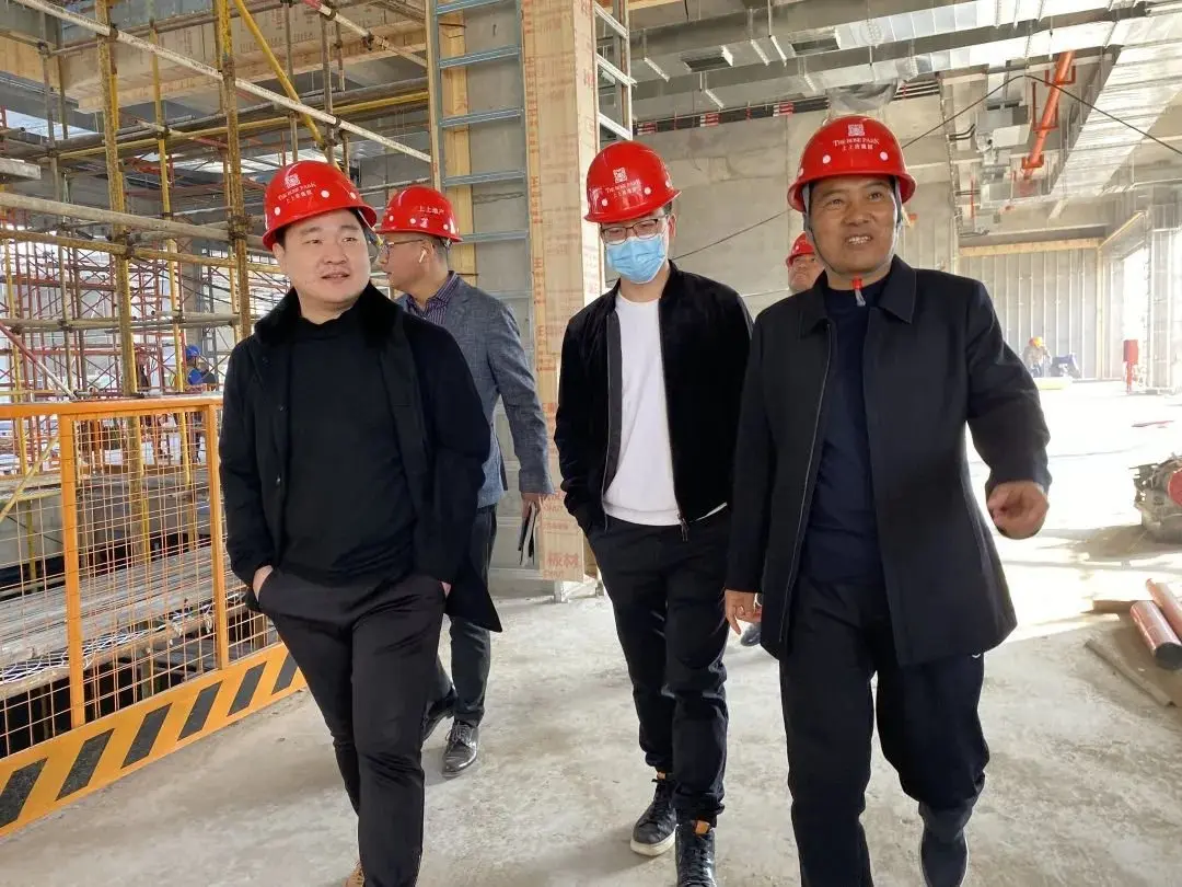 万众集团高管团队莅临上上玫瑰园项目施工现场交流指导