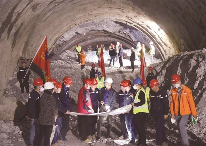 滇中引水工程狮子山隧洞“长隧短打”见成效