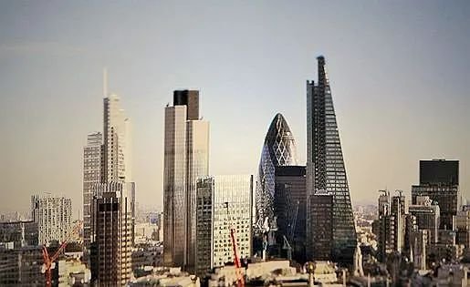 解局｜瑞银伦敦总部大楼即将易主 长实急回笼资金逾10亿英镑