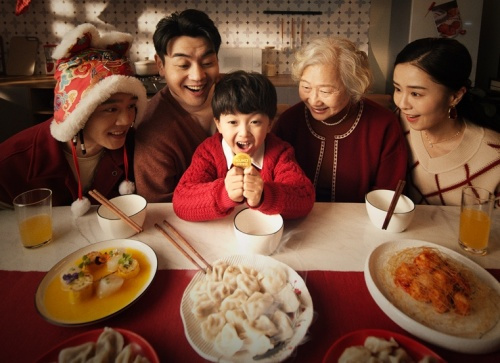 吃饺子、咬金币、焕新装，顾家家居这个短片精准拿捏了“过年”的氛围感