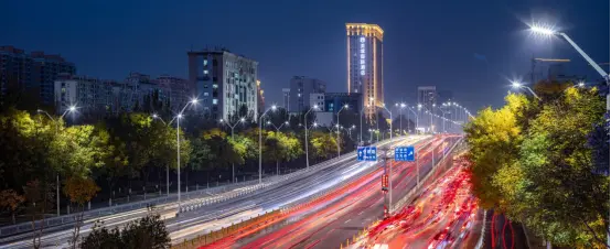 除了龍湖大街外,榆次還有一條城市中軸——定陽路,雙中軸在此交匯,也