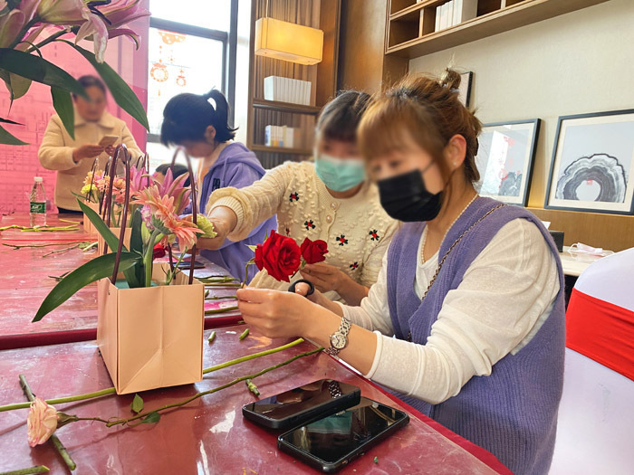 指尖绽放，花艺时光||祥生·观棠府“女神节”插花DIY活动温馨落幕~