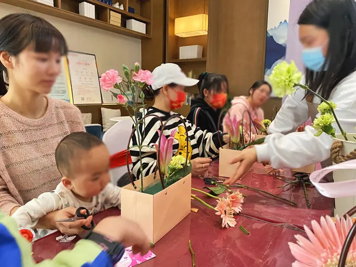 指尖绽放，花艺时光||祥生·观棠府“女神节”插花DIY活动温馨落幕~