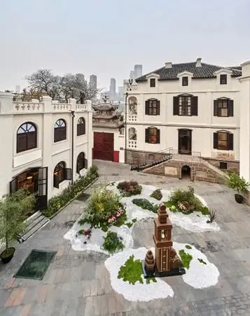 路易威登硬箱家居展首入重庆长嘉汇打造文旅时尚新地标