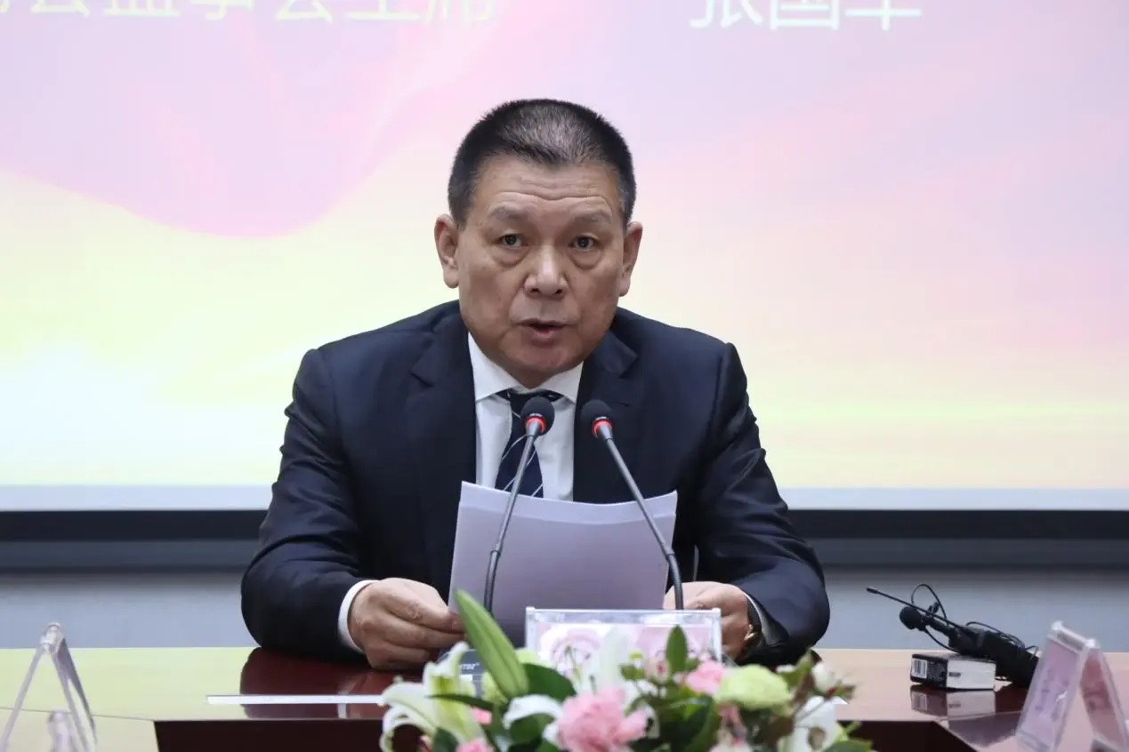 米在线咨询收藏商会会长李忠鑫做了甘肃省城市建设商会2022工作报告