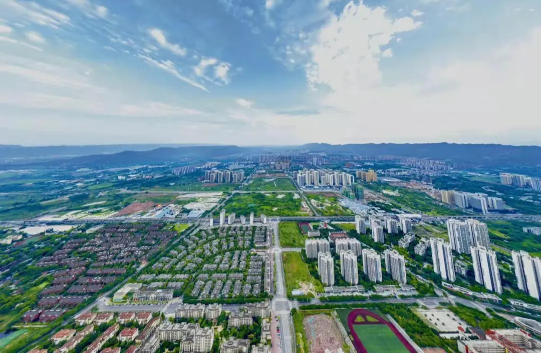 又偏又远的蔡家凭什么后来居上