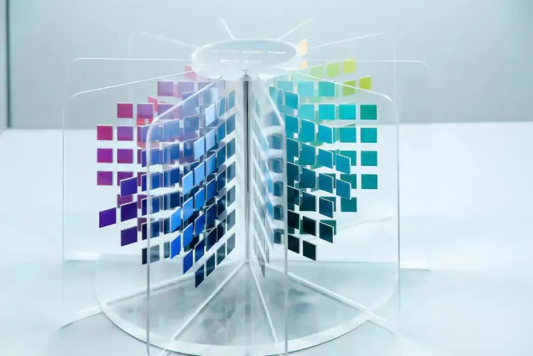 孟塞尔色彩立体模型▲美国邓恩色彩工具▲色扇▲全色彩相册▲中色箱