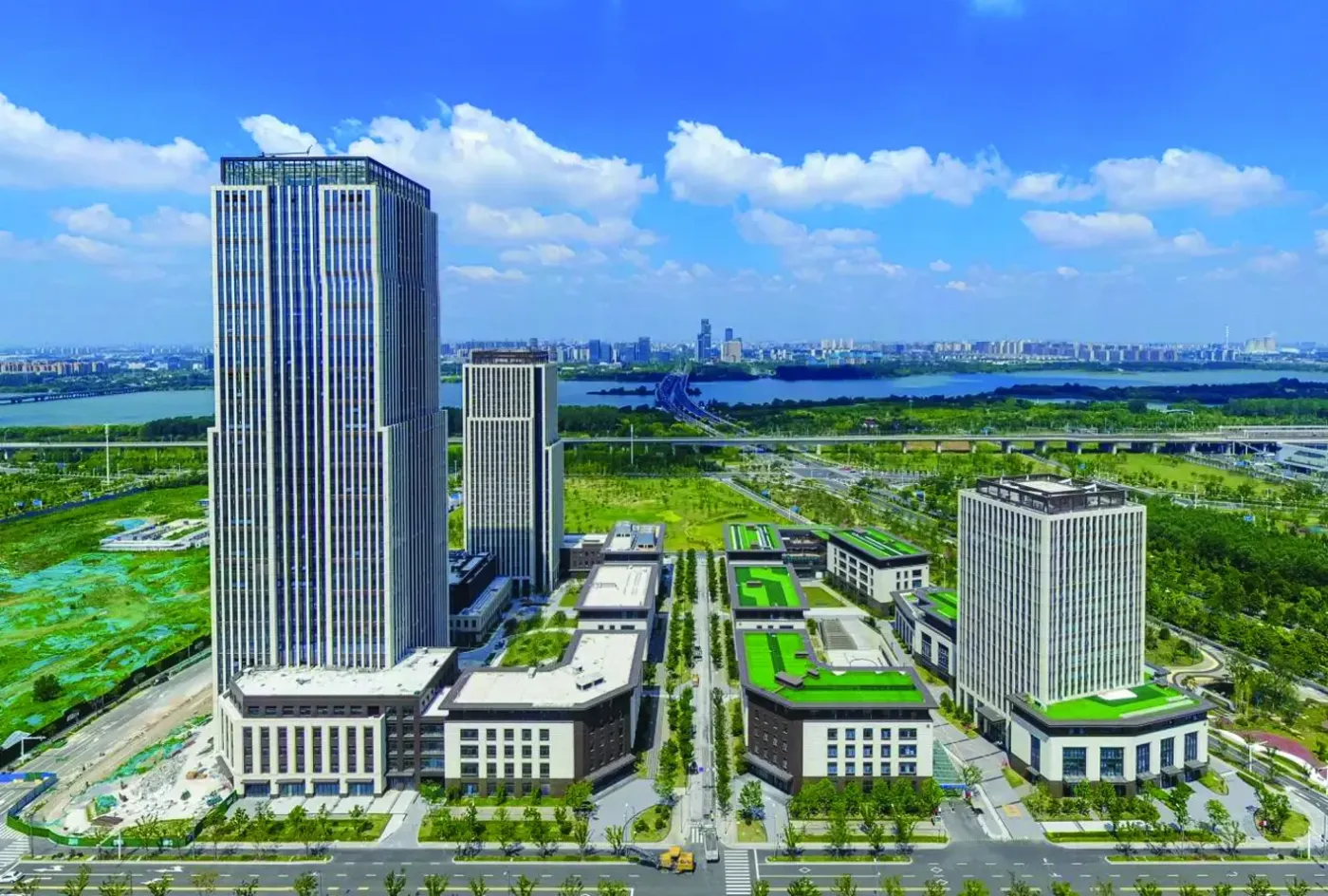 扬州软件园一期露芳容