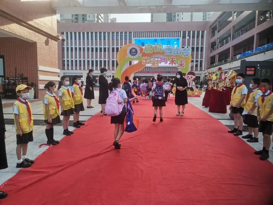 上新啦东区两所小学新校区投入使用各学校花式迎开学