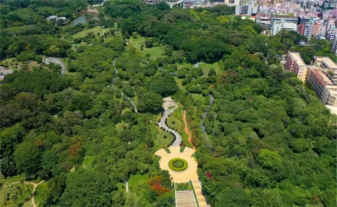 鸿荣源尚璟公馆,生态公园环绕,鲜氧生活