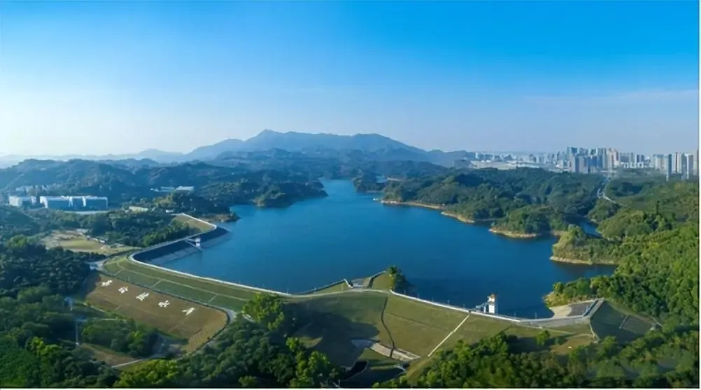 京基御景峯近揽塘朗山千顷绿意直面长岭皮水库无敌风光