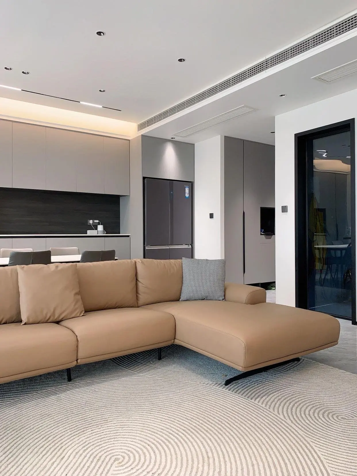 独立设计师|成都140平现代风无主灯设计,装修完工实景图_房产资讯_房