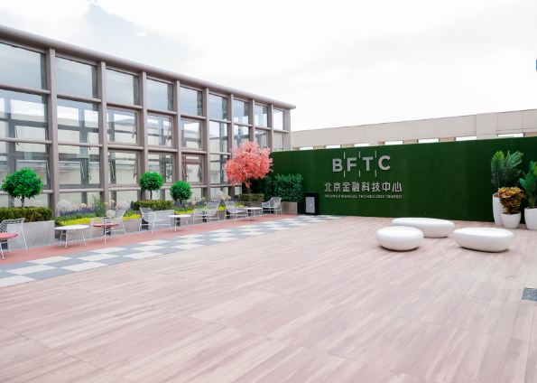 北京金融科技中心荣获LEED金级认证，华远可持续理念焕新绿色都市
