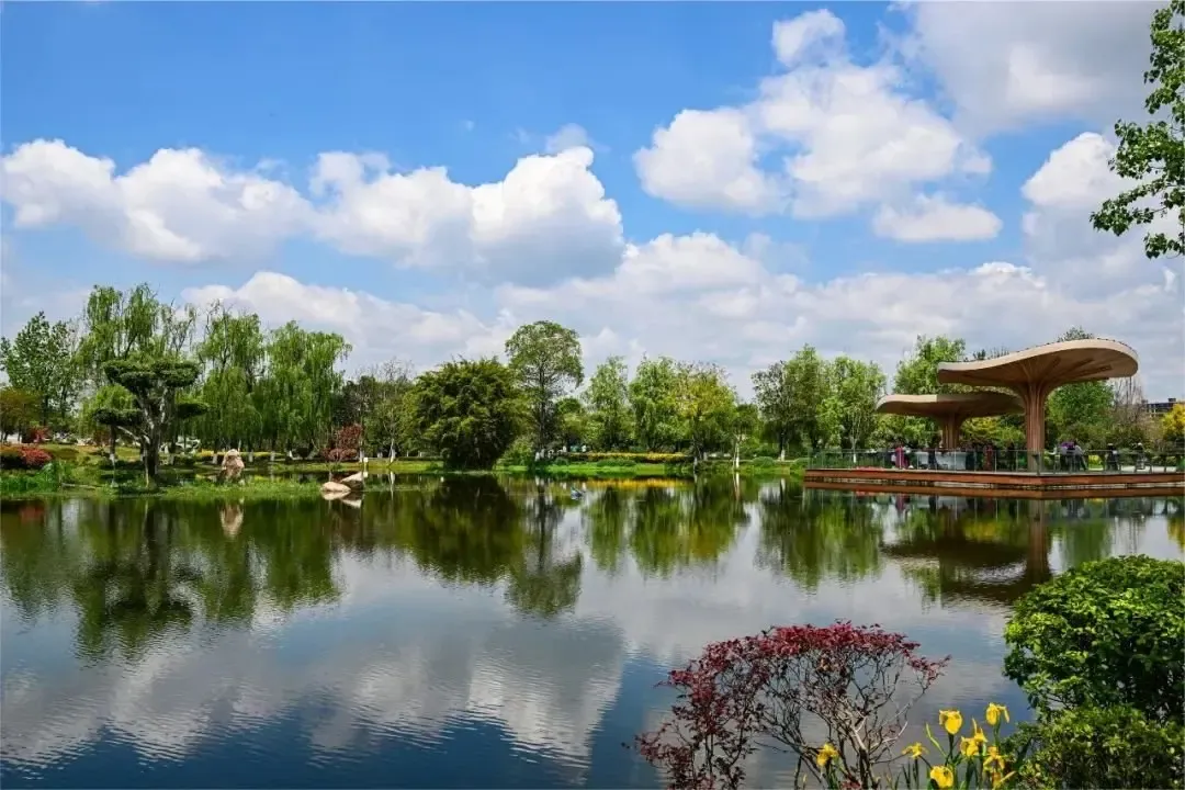 成都的世界湖·成华的极之境丨2024北湖价值推介会在天恒·御湖天境圆满召开-房天下产业网
