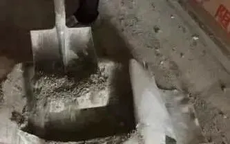 瓷砖胶+水泥更牢？别信！