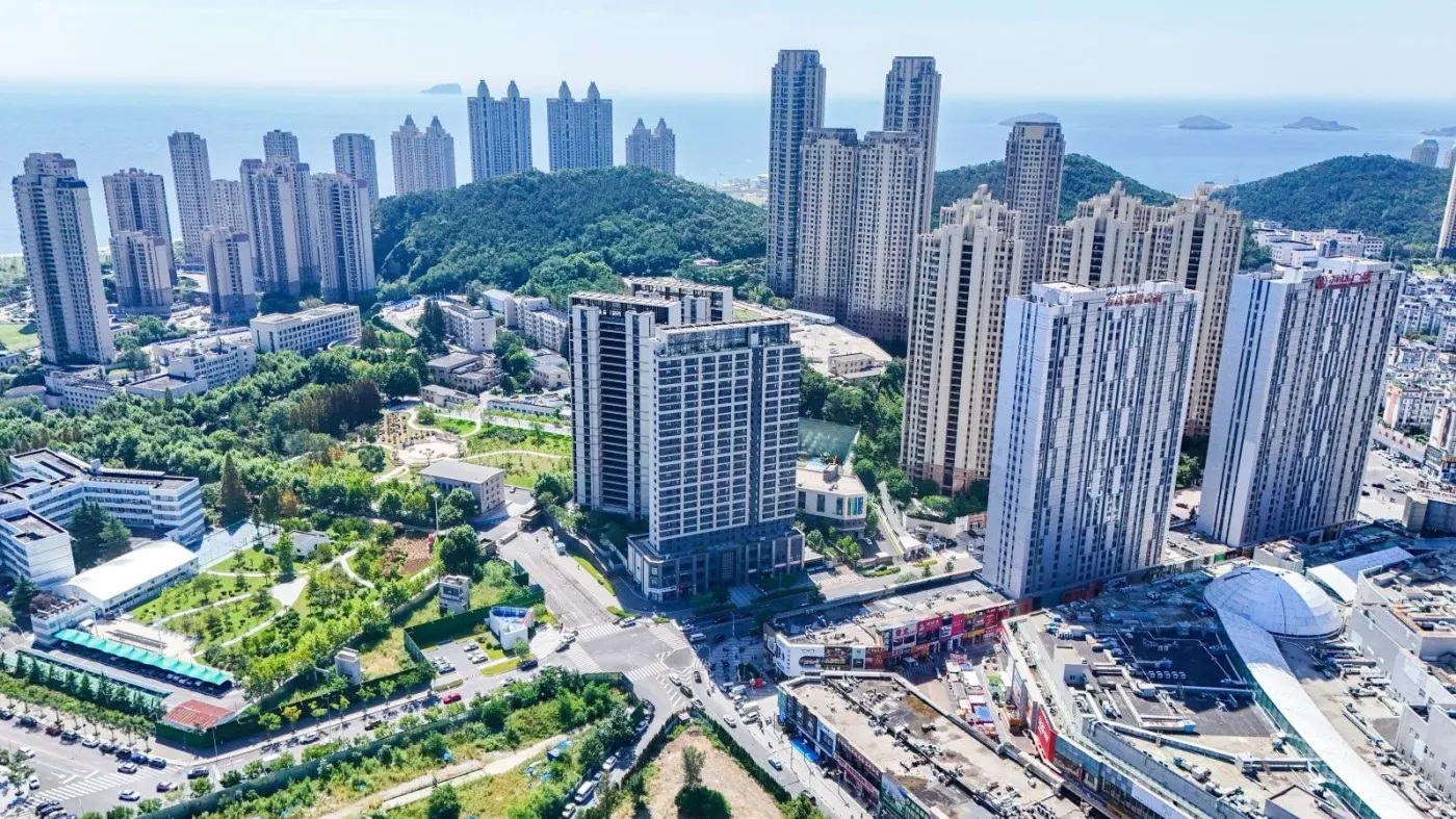助力青年安居 筑梦滨城未来——有巢公寓大连高新瑞府店盛大开业 “连青公寓”站点正式揭牌