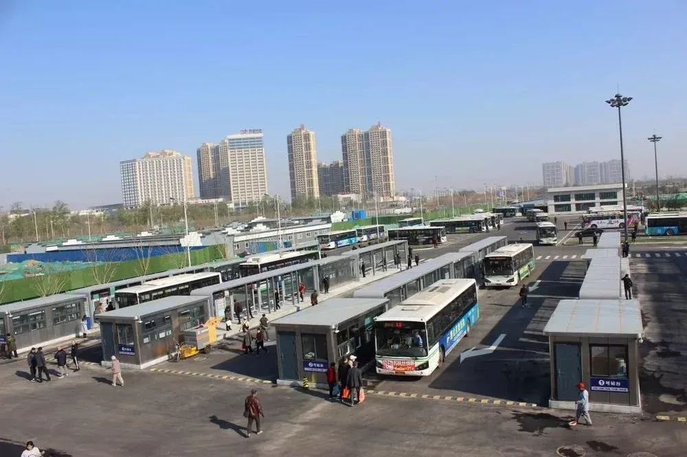 唐山站西广场公交综合枢纽正式投入运营