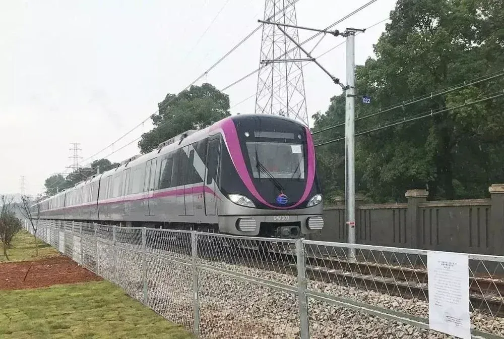 昨日长沙地铁4号线正式载客试运营