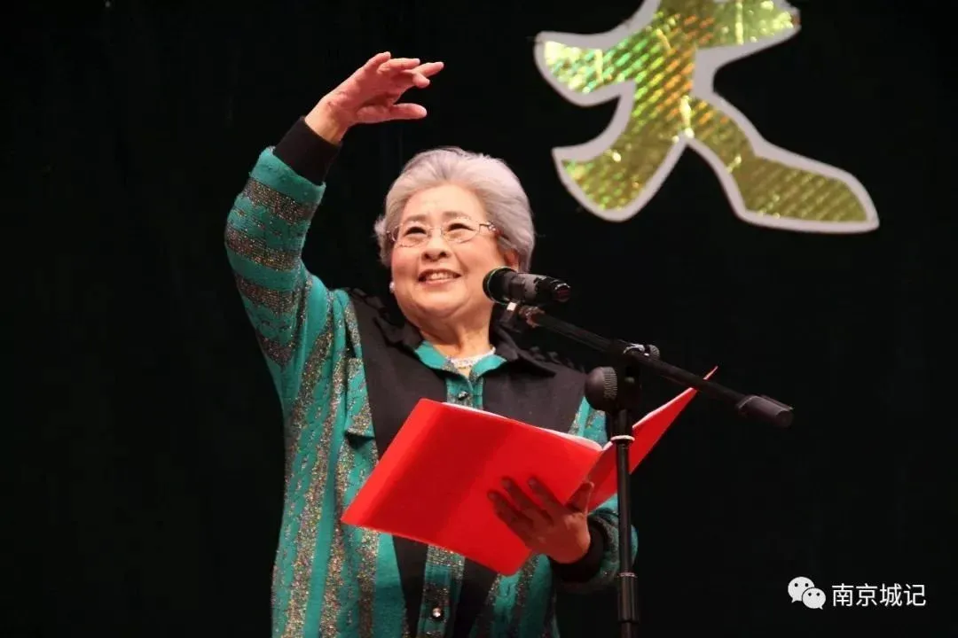 主持了《话说长江》,《话说运河》,《细说澳门》,《百战经典》等许多