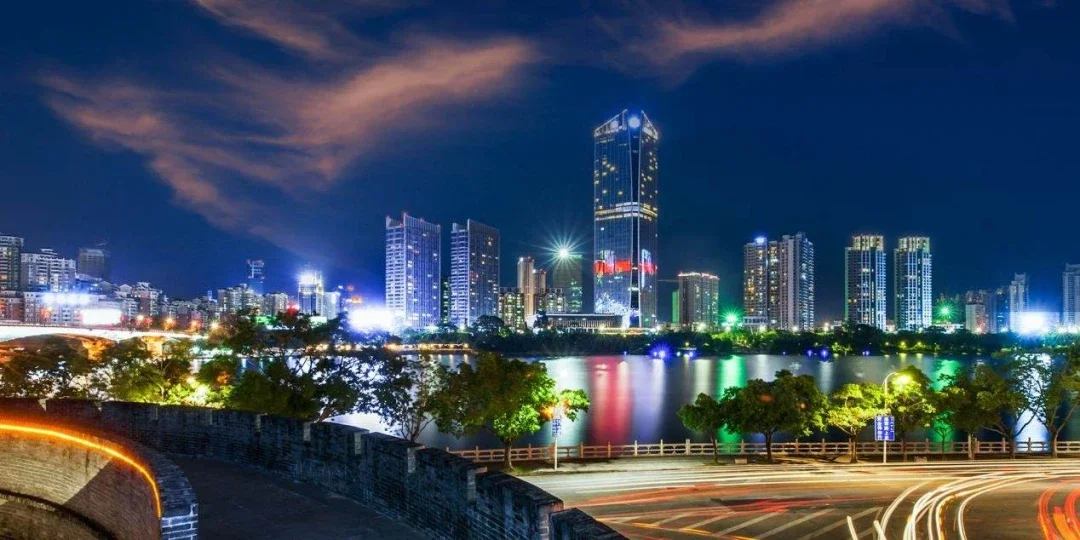 不过,司机佬还是相信,在大湾区格局下,深莞惠的城市融合度一定会持续