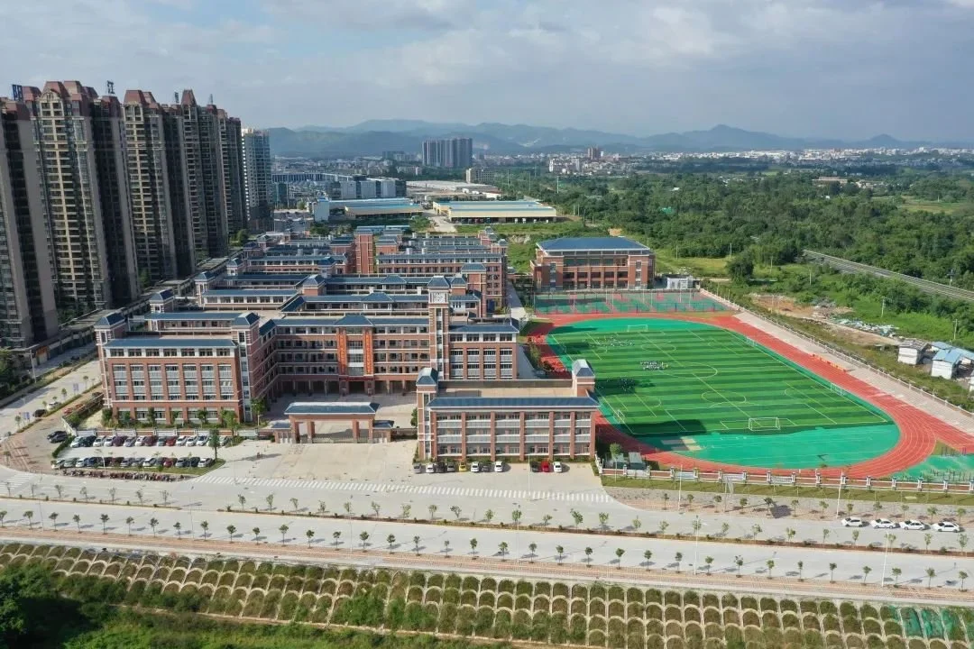 片区内集聚阳东一中,阳东广雅学校,南华实验学校,阳江师范附属学校,一