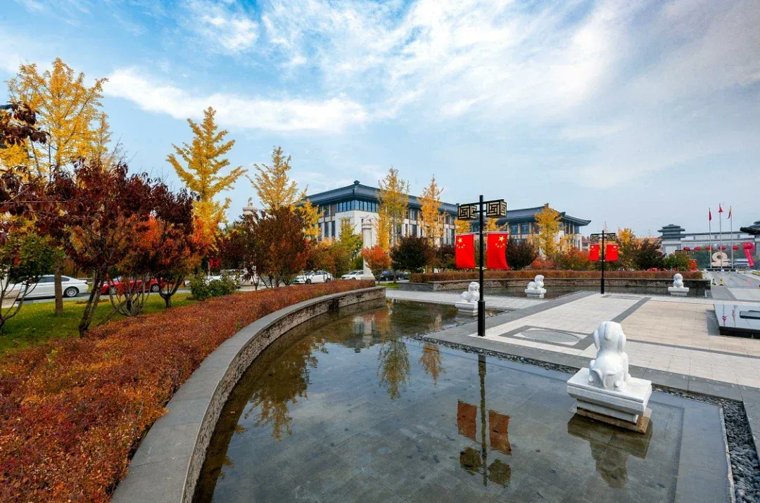 多彩秋日邂逅年轻的心,这座小镇一定要带父母去旅行!