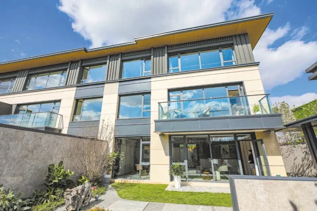 汇置山湖最生态宜居别墅