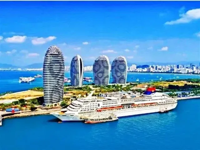 海南岛两大城市海口与三亚谁更有发展潜力